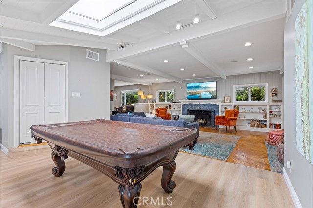 13405 Tiara Street, Valley Glen CA: https://media.crmls.org/medias/66451705-e3a7-4685-897e-d069f67a4bbd.jpg