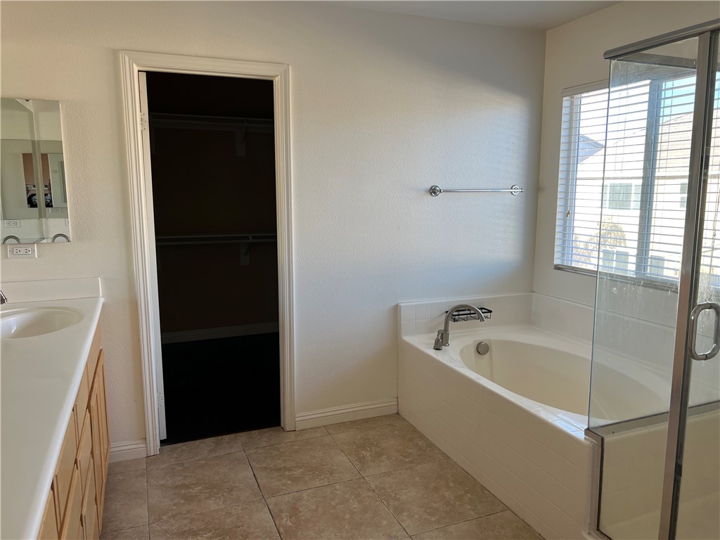 Detail Gallery Image 13 of 24 For 16514 Badalona St, Lake Elsinore,  CA 92530 - 3 Beds | 2/1 Baths