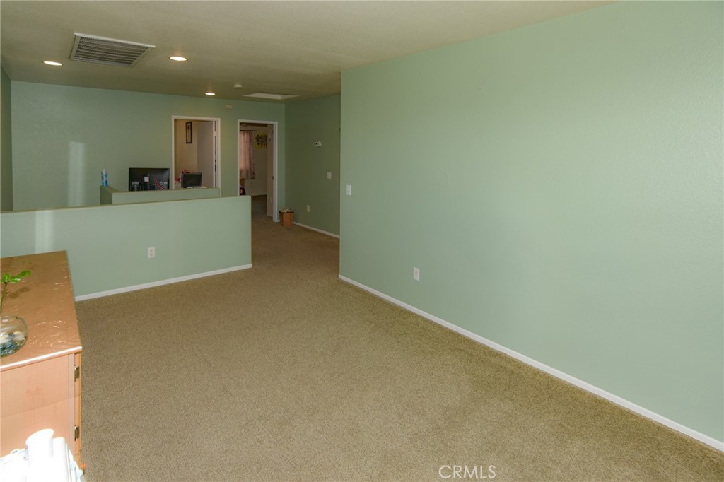 https://media.crmls.org/medias/6645cf0e-1cee-4c08-9d9e-e17c63fc31cd.jpg?preset=X-Large