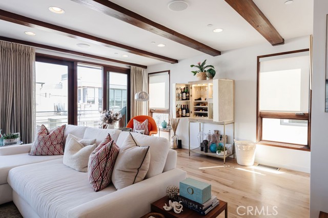 428 21st Place, Manhattan Beach, California 90266, 3 Bedrooms Bedrooms, ,2 BathroomsBathrooms,Residential,Sold,21st,SB23125584