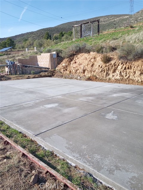 9555 1/2 Hierba Road, Agua Dulce CA: https://media.crmls.org/medias/66470410-71e4-446f-9ff7-e794908f3616.jpg
