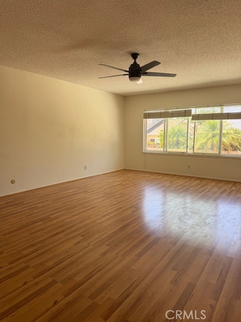 Detail Gallery Image 8 of 17 For 2277 Larch St, Simi Valley,  CA 93065 - 5 Beds | 2/1 Baths