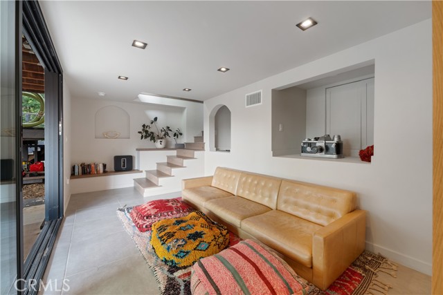 Detail Gallery Image 25 of 56 For 19778 Grand View Dr, Topanga,  CA 90290 - 4 Beds | 4/1 Baths