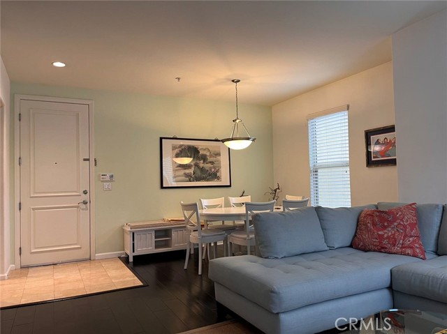 Detail Gallery Image 6 of 23 For 128 N Oak Knoll Ave #210,  Pasadena,  CA 91101 - 2 Beds | 2 Baths