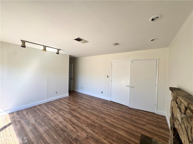 401 S R Street, Lompoc CA: https://media.crmls.org/medias/664870e5-57ad-4465-9552-399c18e9ec40.jpg