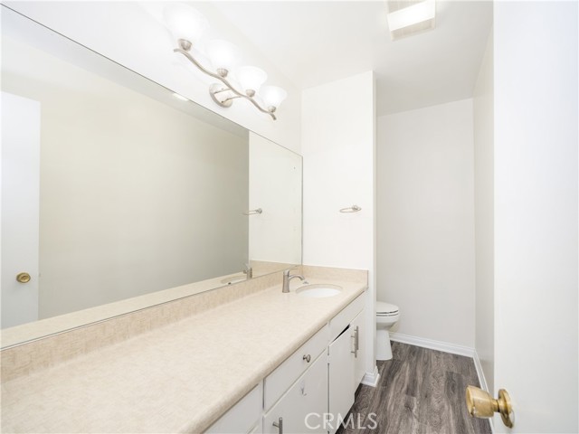 Detail Gallery Image 18 of 28 For 5411 Tyrone, Sherman Oaks,  CA 91401 - 3 Beds | 3 Baths