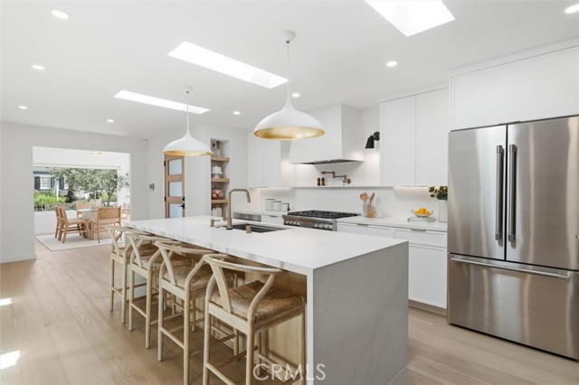 Detail Gallery Image 8 of 28 For 3521 Pine Ave, Manhattan Beach,  CA 90266 - 3 Beds | 2 Baths