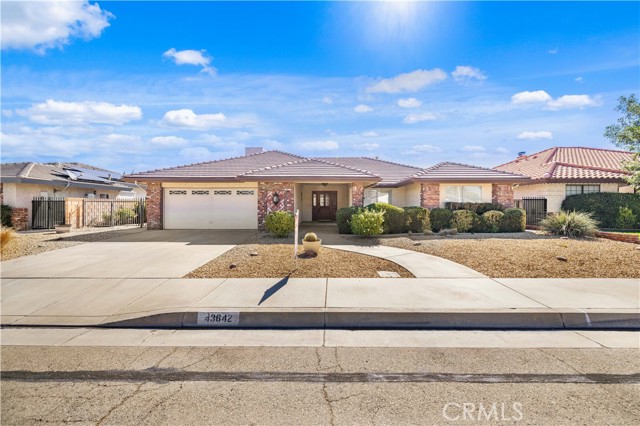 Detail Gallery Image 3 of 25 For 43642 Sierra Vista Dr, Lancaster,  CA 93536 - 3 Beds | 2 Baths