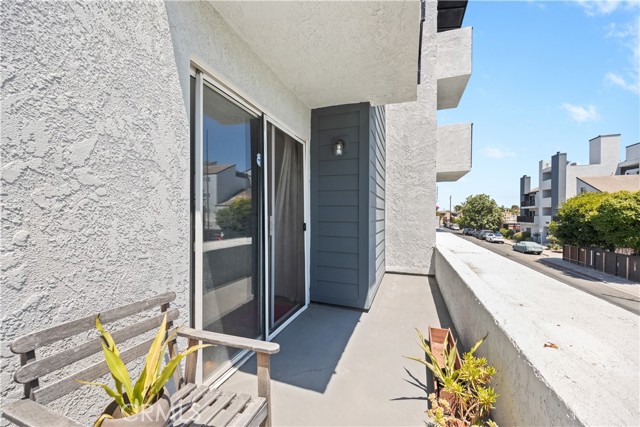 1919 E Beverly Way, Long Beach CA: https://media.crmls.org/medias/664b6076-2bbe-4438-b266-cd9216122f54.jpg