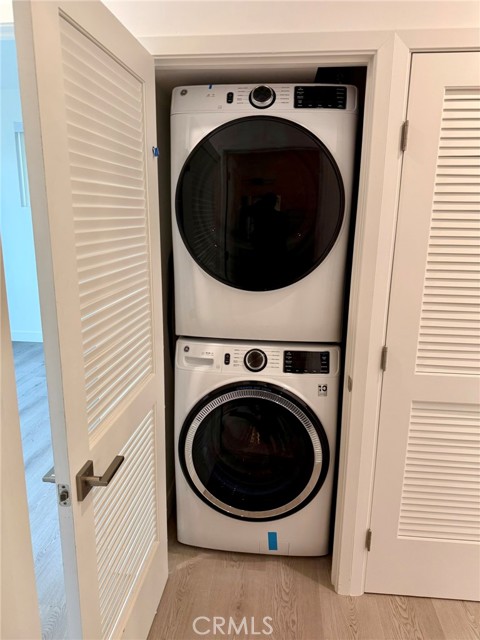 Detail Gallery Image 10 of 23 For 17816 W Bullock, Encino,  CA 91316 - 2 Beds | 2 Baths