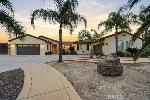 Detail Gallery Image 2 of 75 For 16935 Eagle Peak Rd, Riverside,  CA 92504 - 5 Beds | 3/1 Baths