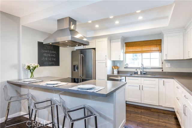 kitchen breakfast bar