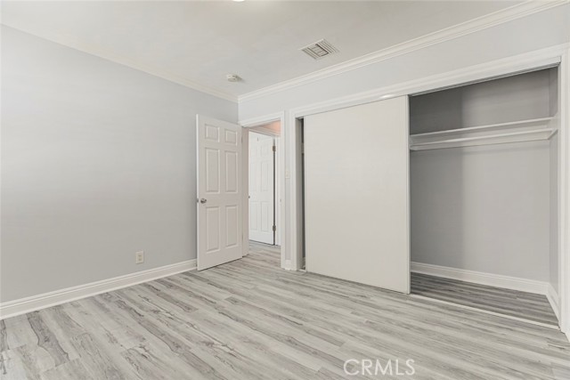 14537 Wyandotte photo 15