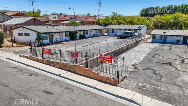 518 W Fredricks Street, Barstow CA: https://media.crmls.org/medias/664ddd3a-8359-43fb-8324-301c041d2c36.jpg