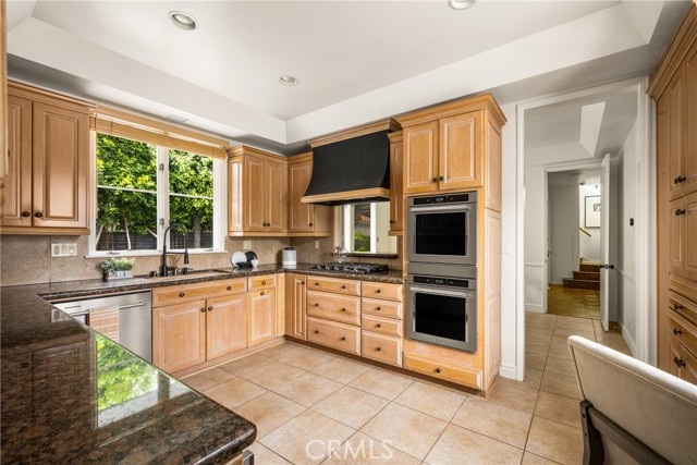 508 Evening Star Lane, Newport Beach CA: https://media.crmls.org/medias/664e45e0-6848-4ae0-84d5-e1202ecd73bc.jpg