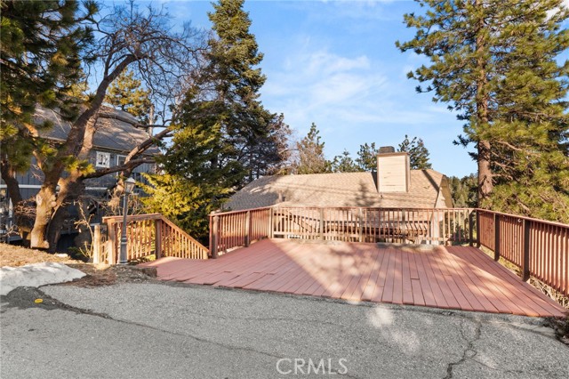 Detail Gallery Image 3 of 31 For 2011 Nob Hill, Running Springs,  CA 92382 - 3 Beds | 2/1 Baths