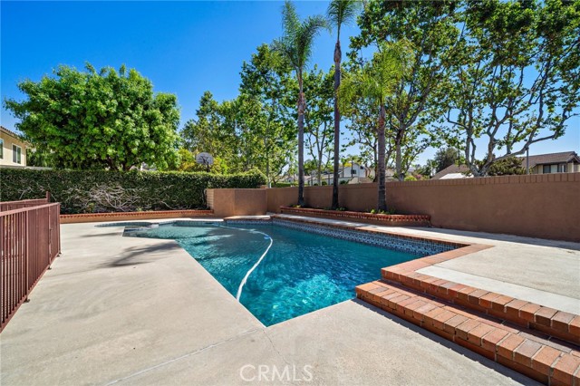 21572 Via Invierno, Lake Forest CA: https://media.crmls.org/medias/664ea5ae-d77c-4be9-8498-df907794dc3c.jpg
