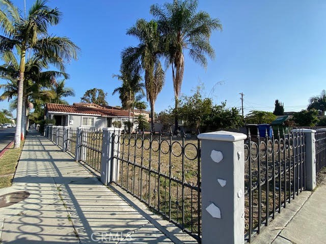 Image 3 for 10858 Kalmia St, Los Angeles, CA 90059