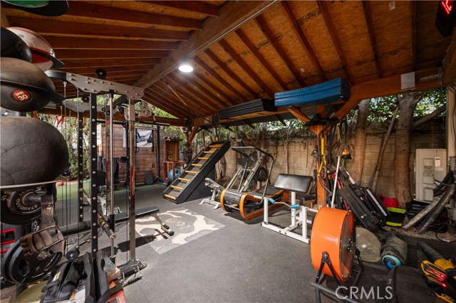 Detail Gallery Image 22 of 29 For 5526 Fulton Ave, Sherman Oaks,  CA 91401 - 4 Beds | 3 Baths