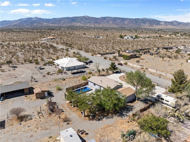 11535 Rosado Road, Pinon Hills CA: https://media.crmls.org/medias/664f4ce2-7ffb-4388-b14b-466259bd2a6e.jpg