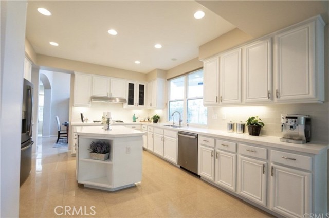 Detail Gallery Image 4 of 24 For 9 Willowglade, Trabuco Canyon,  CA 92679 - 5 Beds | 4 Baths