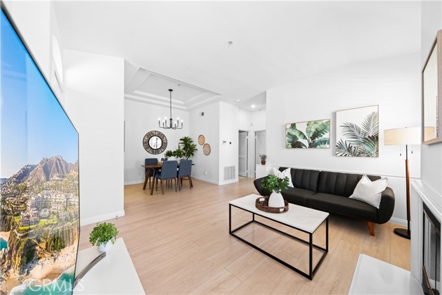 Front Image Thumbnail for CROC26059298