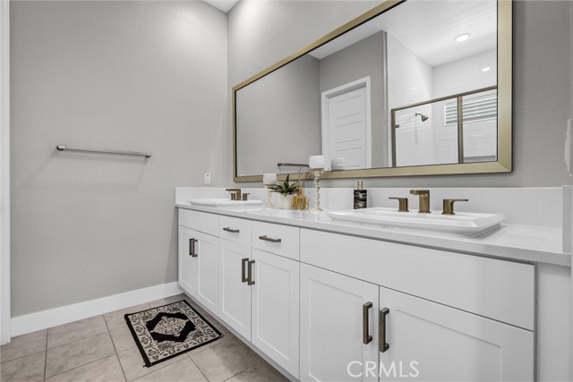 224 Merit, Irvine CA: https://media.crmls.org/medias/66522f12-e6da-4099-971a-f24c593fa830.jpg
