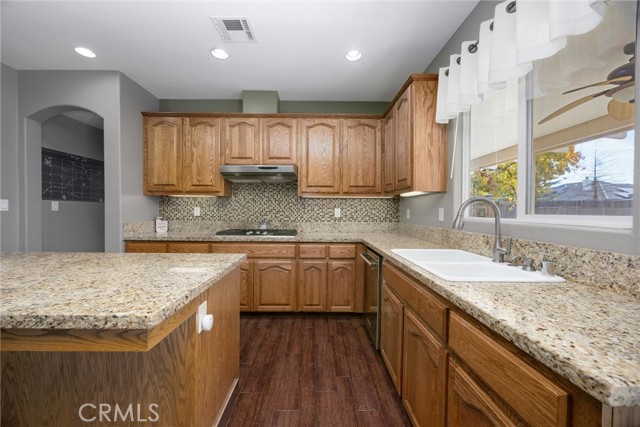 Detail Gallery Image 30 of 67 For 12809 Trafalgar Square, Bakersfield,  CA 93312 - 5 Beds | 3 Baths