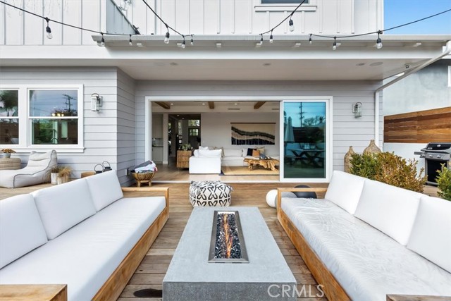 2306 Robinson Street, Redondo Beach, California 90278, 5 Bedrooms Bedrooms, ,4 BathroomsBathrooms,Residential,Sold,Robinson,SB22018047