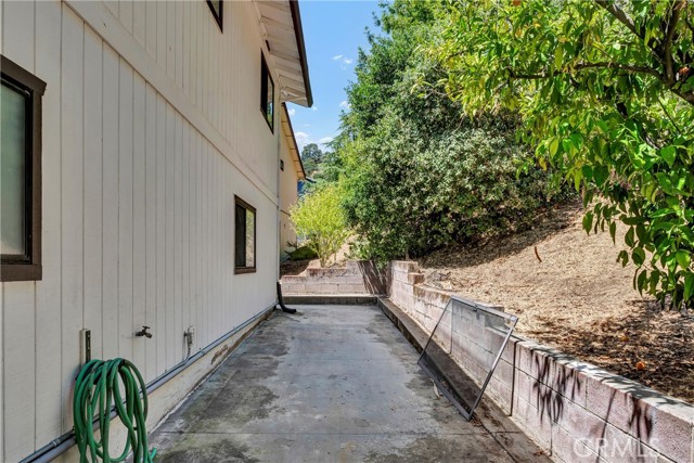 7846 Alston Way, Lucerne CA: https://media.crmls.org/medias/66535a33-f9f2-42c5-9c5e-2bc3e3d73692.jpg
