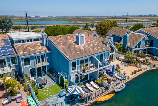 3682 Montego Drive, Huntington Beach CA: https://media.crmls.org/medias/665401ee-21c8-4d30-85d6-b138ebe442c5.jpg