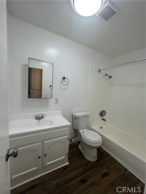Detail Gallery Image 15 of 25 For 1123 Ohio, Long Beach,  CA 90804 - – Beds | – Baths