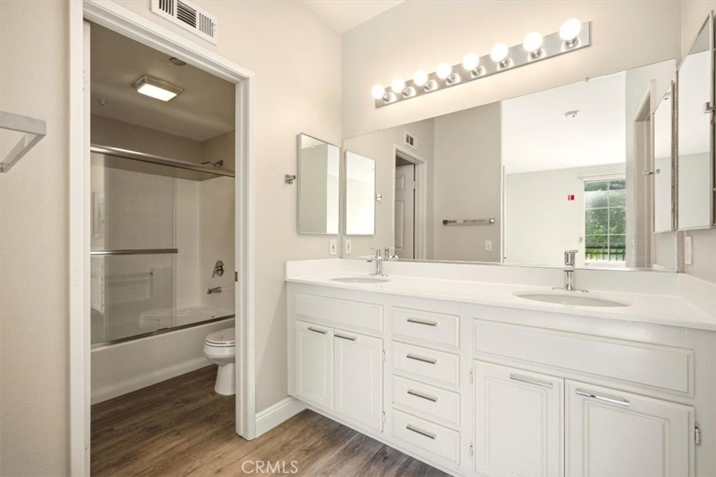 MLS #OC25258887 image #16