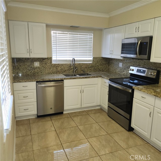 Image 3 of 10 For 28160 Pebble Beach Drive