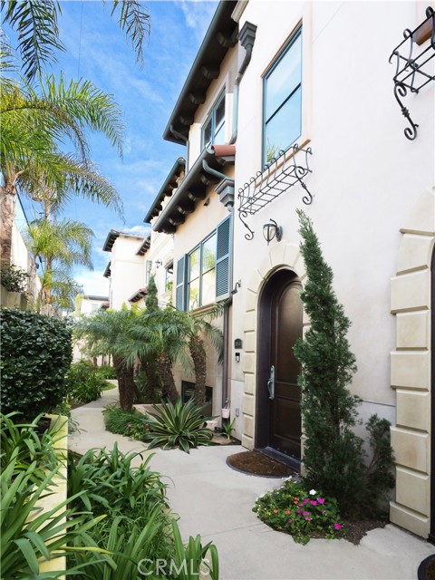 Detail Gallery Image 3 of 36 For 105 Paseo De La Playa #F,  Redondo Beach,  CA 90277 - 3 Beds | 3/1 Baths