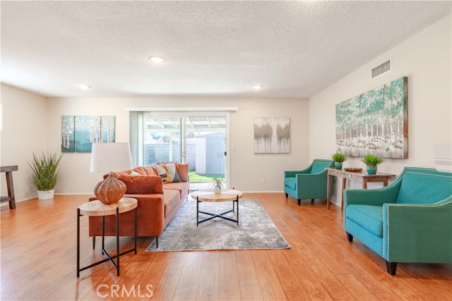 Front Image Thumbnail for CROC25251169