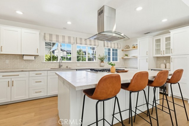 Detail Gallery Image 6 of 34 For 12308 La Maida St, Valley Village,  CA 91607 - 3 Beds | 2 Baths