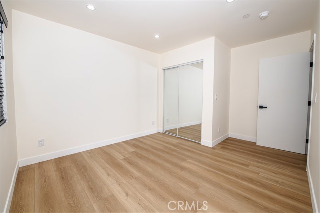 Detail Gallery Image 10 of 19 For 7760 Independence Ave, Canoga Park,  CA 91304 - 4 Beds | 2/1 Baths