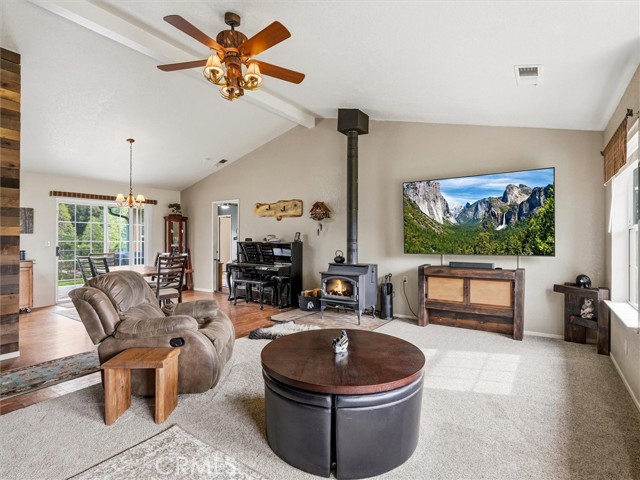 Detail Gallery Image 7 of 54 For 6132 Chowchilla Mountain, Mariposa,  CA 95338 - 3 Beds | 2 Baths