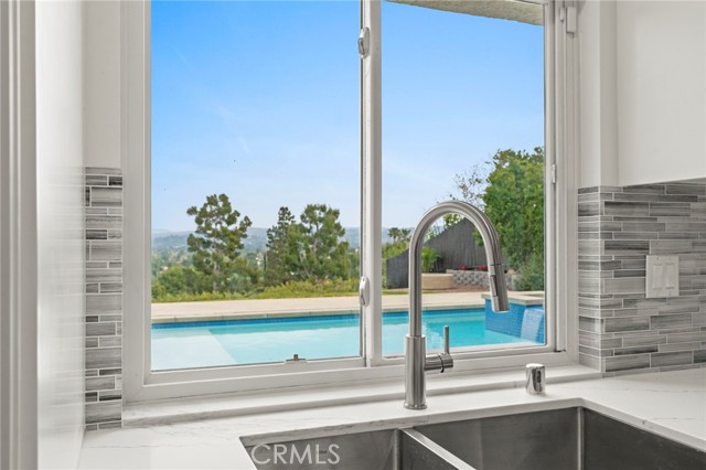 Detail Gallery Image 8 of 55 For 6216 Ellenview Ave, West Hills,  CA 91307 - 5 Beds | 2/1 Baths