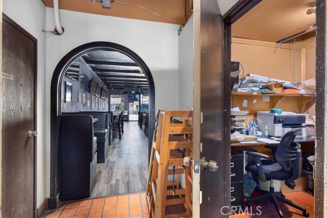 4133 Anaheim Street, Long Beach CA: https://media.crmls.org/medias/66585532-6a32-4e5f-8fa5-bf2e2048aa71.jpg