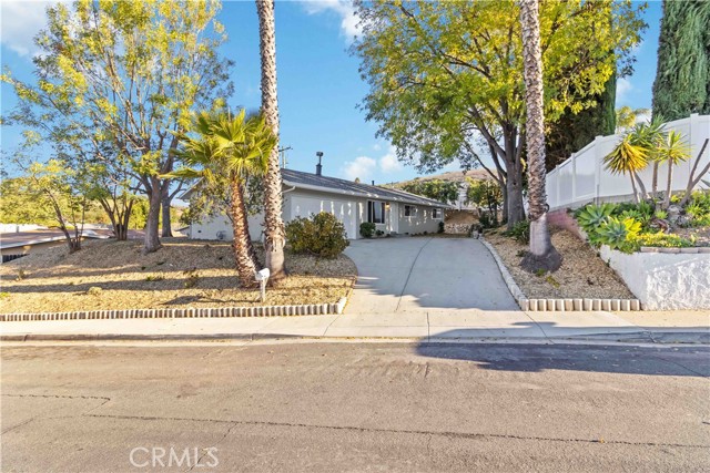 2453 Los Feliz, Thousand Oaks CA: https://media.crmls.org/medias/6658e15c-eed0-4818-bcc5-07a1511263d1.jpg