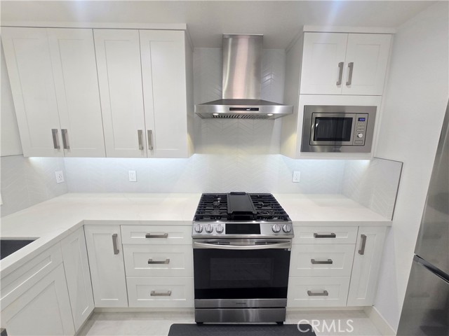 2524 Elden Avenue, Costa Mesa CA: https://media.crmls.org/medias/665920ea-827e-4150-9cbf-2e5461722ad2.jpg