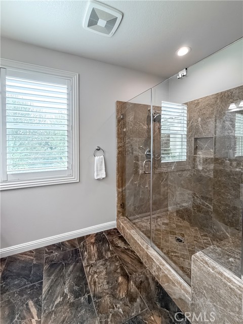 12 Starflower, Lake Forest CA: https://media.crmls.org/medias/66592282-5690-4d82-a80c-396c14b52d91.jpg