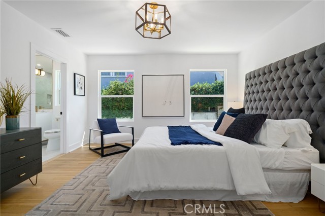 Detail Gallery Image 27 of 71 For 1027 S Lucerne Bld, Los Angeles,  CA 90019 - 4 Beds | 4 Baths