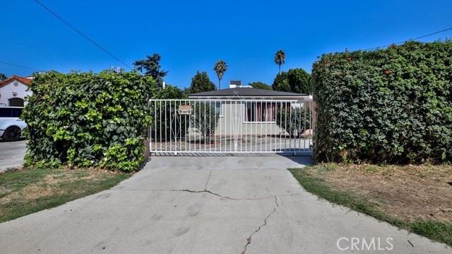 Detail Gallery Image 1 of 42 For 15841 Marlin Pl, Van Nuys,  CA 91406 - 2 Beds | 2 Baths