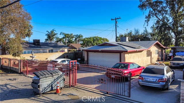 Detail Gallery Image 6 of 13 For 18793 San Bernardino, Bloomington,  CA 92316 - 3 Beds | 2 Baths