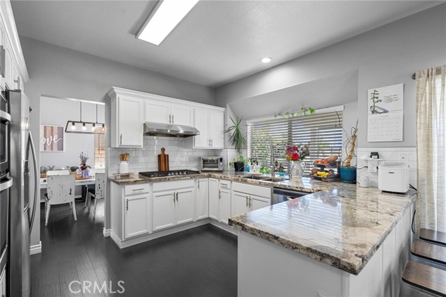 Detail Gallery Image 13 of 45 For 22565 Pecan Pl, Saugus,  CA 91390 - 4 Beds | 2/1 Baths