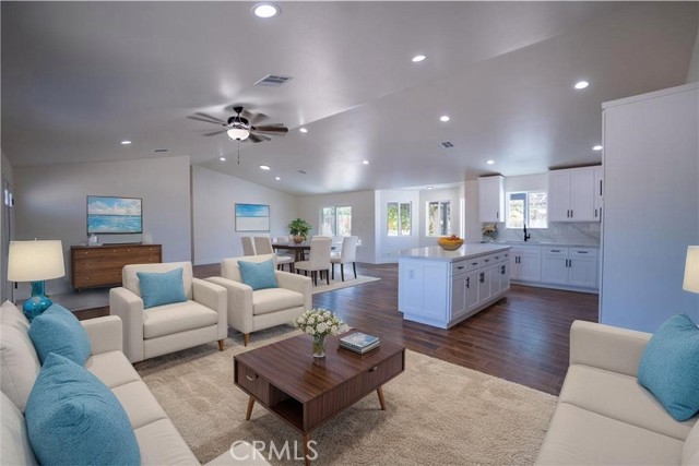 8920 Sabina Avenue, Hesperia CA: https://media.crmls.org/medias/665c44e6-3742-4bbc-b757-15ba6cb6939e.jpg