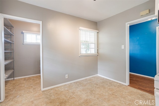 Detail Gallery Image 16 of 35 For 1906 Amber Ln, Burbank,  CA 91504 - 3 Beds | 1 Baths